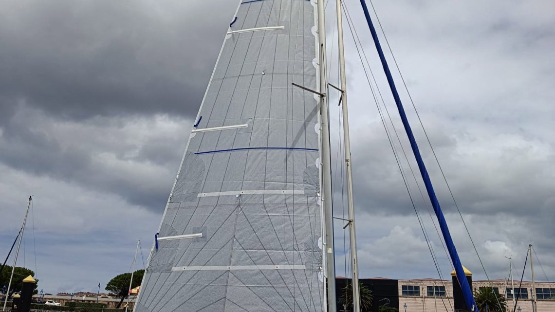 Yatland 24 mayor velas hood Palma Tec